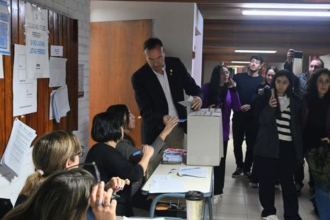 uncuyo: se desarrollan las elecciones en un posible escenario de ballotage uncuyo: se desarrollan las elecciones en un posible escenario de ballotage