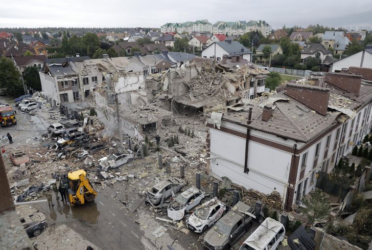 Así quedó un área residencial de Kiev tras el ataque con drones de Rusia