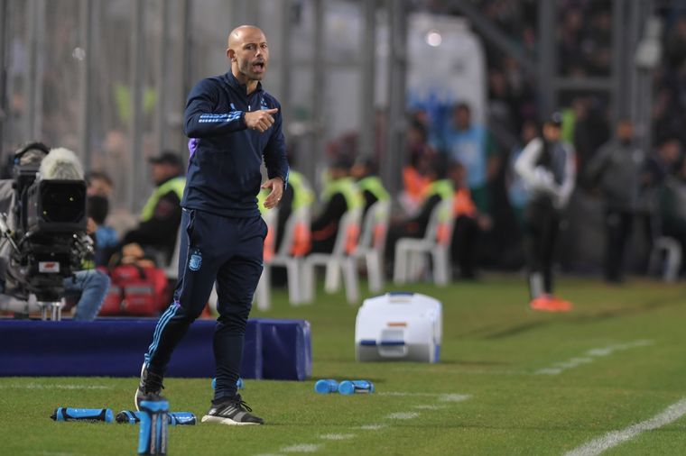 Mascherano se tomó con gracia una pregunta sobre el armado del equipo tras la goleada de la Selección argentina Foto: Télam