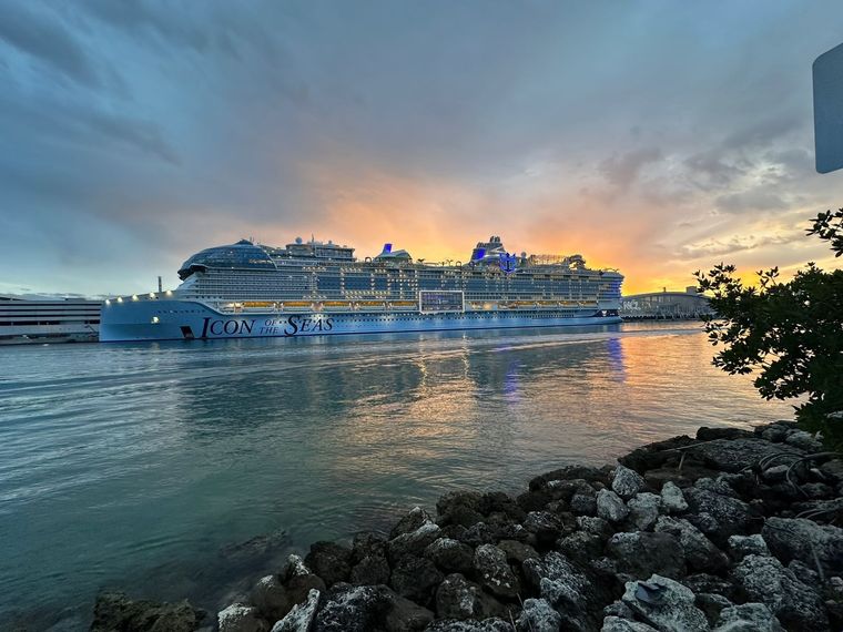 Desde la costa de Miami se puede ver al Icon of the Seas Foto: Gentileza