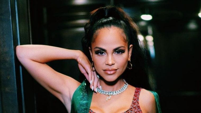 Natti Natasha genera millones de likes con sus posteos.