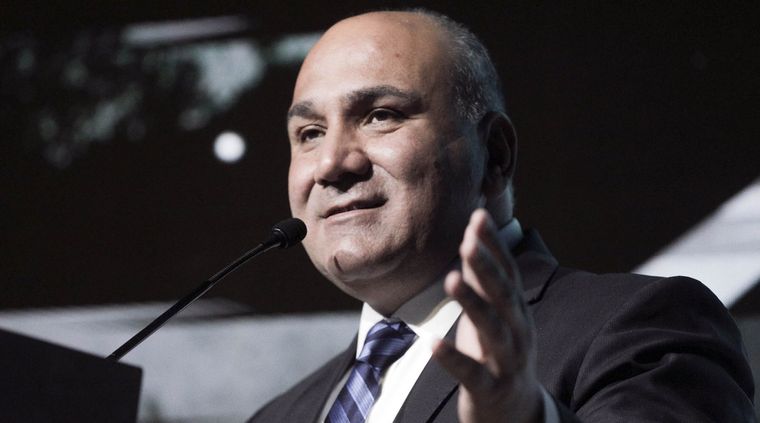 Juan Manzur, jefe de Gabinete, publicó un tuit en el que asegura que el país está volviendo a la normalidad Foto: TELAM