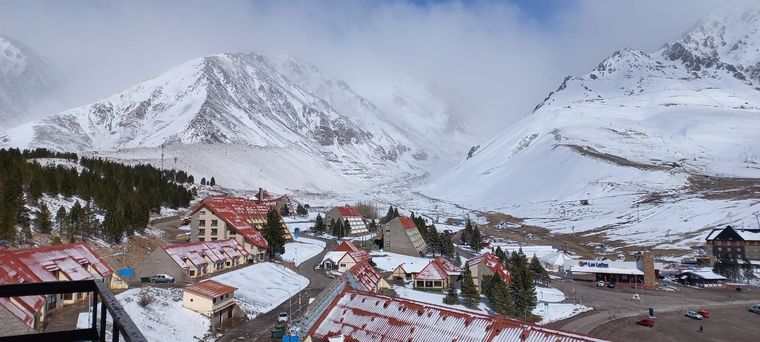 La nieve pinto nuevamente el Valle de Las Leñas