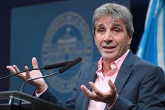 El Ministerio de Economía, Luis Caputo, ante un test clave en el mercado financiero cuando busque colocar letras pesos a menor tasa.&nbsp; 
