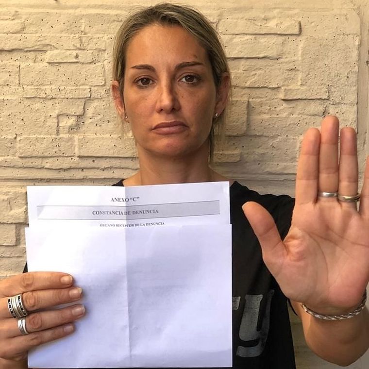 Basta Martinazzo decidió decir basta y publicó esta foto con la denuncia en la mano.