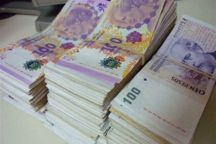 La mujer jugó $30 y ganó más de $3 millones
