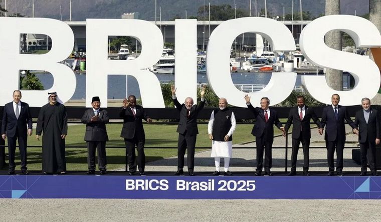 BRICS está integrado actualmente por Brasil, India, Rusia, China, Sudáfrica, Egipto, Etiopía, Indonesia, Irán y Emiratos Árabes Unidos. BRICS está integrado actualmente por Brasil, India, Rusia, China, Sudáfrica, Egipto, Etiopía, Indonesia, Irán y Emiratos Árabes Unidos.