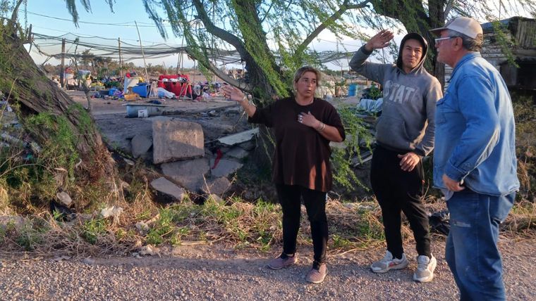 Productores y vecinos de Guaymallén y Lavalle sufren la contaminación del Pescara. Productores y vecinos de Guaymallén y Lavalle sufren la contaminación del Pescara.