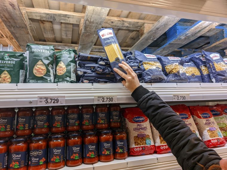 ventas en supermercados Foto: Santiago Tagua / MDZ