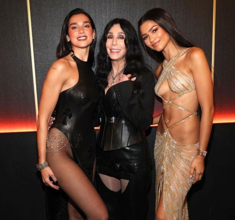Duelo de estilos inspirado en Cher: Zendaya vs Dua Lipa Foto: Instagram