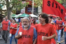 Víctor Hugo Dagfal (izquierda) fue secretario general de SITEA. Foto: Prensa Sitea