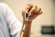 El vencimiento de las vacunas está en boca de todos. Foto: EFE