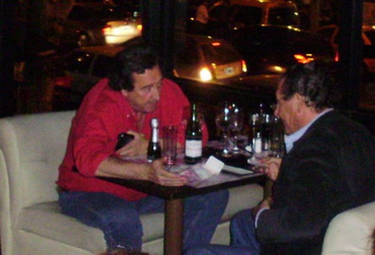 MDZ lo contó: Romano enfermo, cenando con Julio Petra.