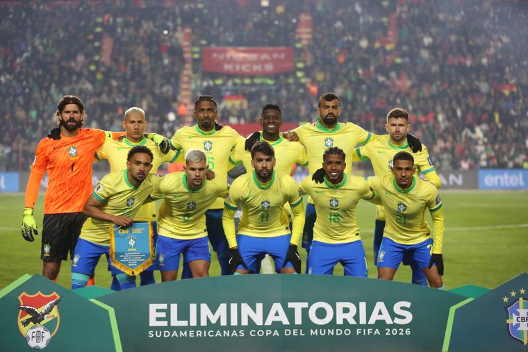 Este es el equipo de Brasil que dispuso Ancelotti frente a Bolivia en la última fecha de las Eliminatorias Sudamericanas rumbo al Mundial 2026. Este es el equipo de Brasil que dispuso Ancelotti frente a Bolivia en la última fecha de las Eliminatorias Sudamericanas rumbo al Mundial 2026.