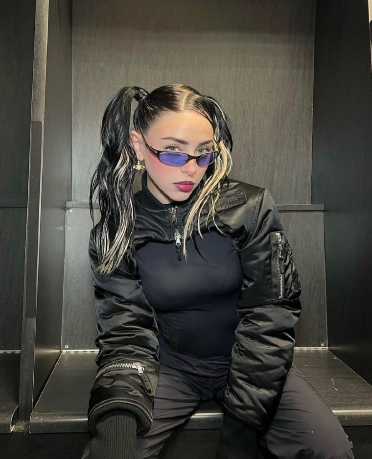 El extraño accesorio que Nicki Nicole utilizó para dar su show en Bolivia. Foto: @nicki.nicole