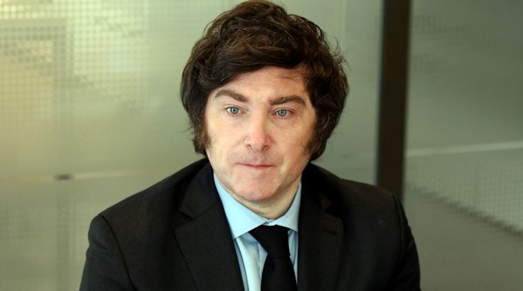 Milei, durísimo con el populismo, confiado en sus medidas y con dudas sobre liberar el cepo. Foto: ALF PONCE MERCADO / MDZ