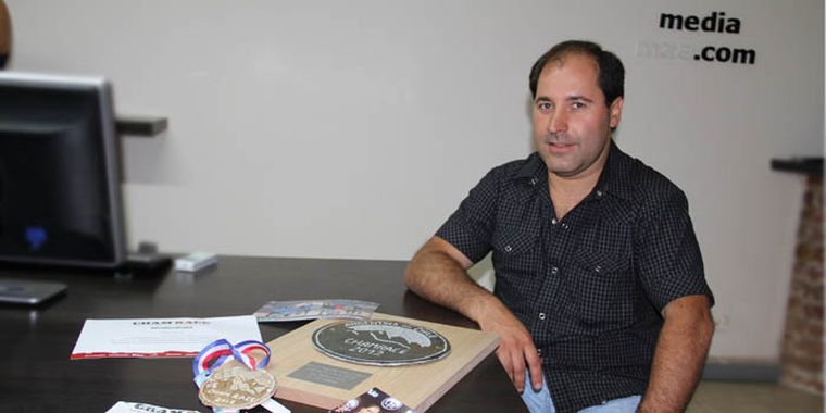 Armando Rubio en la redacción del diario Foto: Maggie Ojcius/Mediamza.com