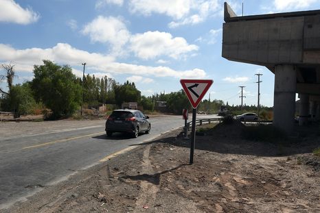 Las obras de la Ruta 40 se encuentran paralizadas. Las obras de la Ruta 40 se encuentran paralizadas.