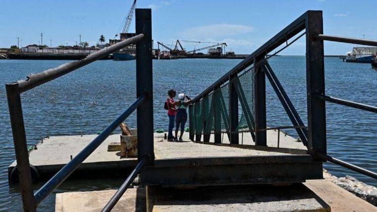 La travesía desde Güiria hasta la isla de Trinidad está llena de peligros, sobre todo en los precarios botes que usan las bandas de tráfico de personas.