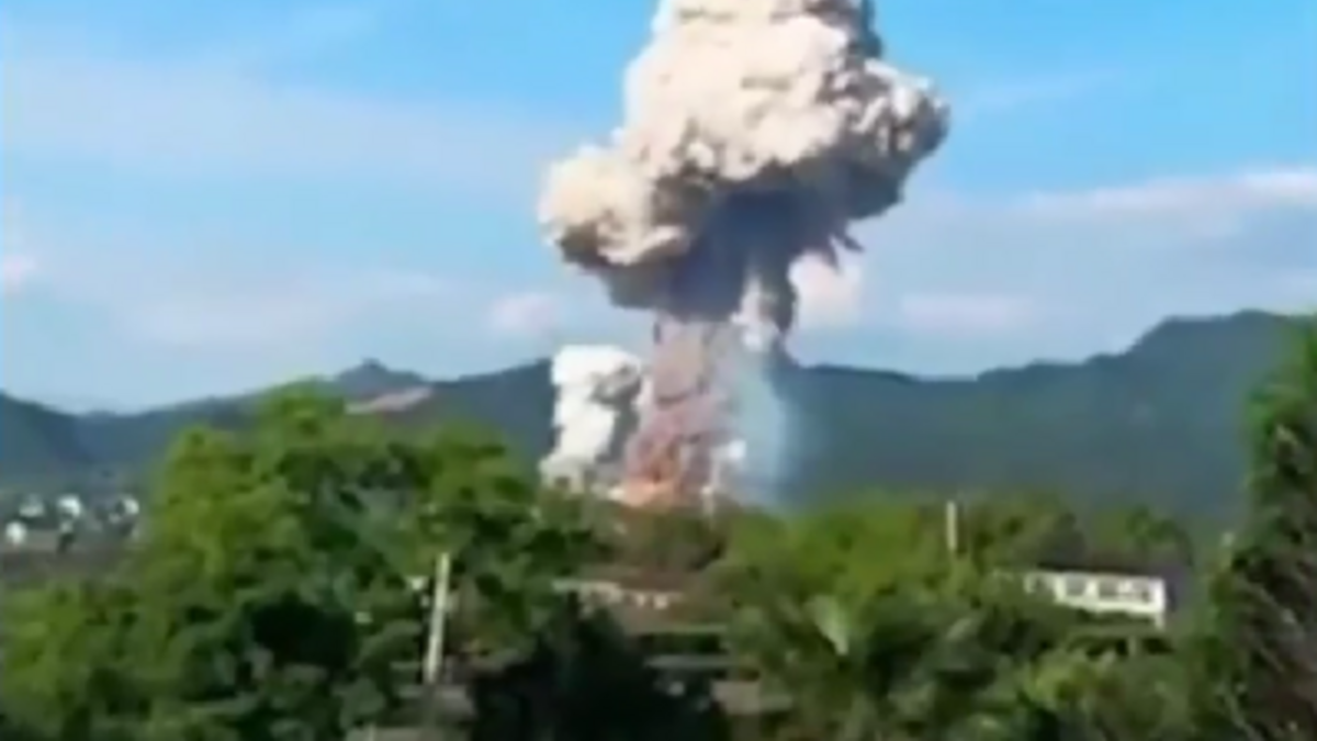 Más de 25 muertos en China por una explosión en una fábrica de fuegos artificiales
