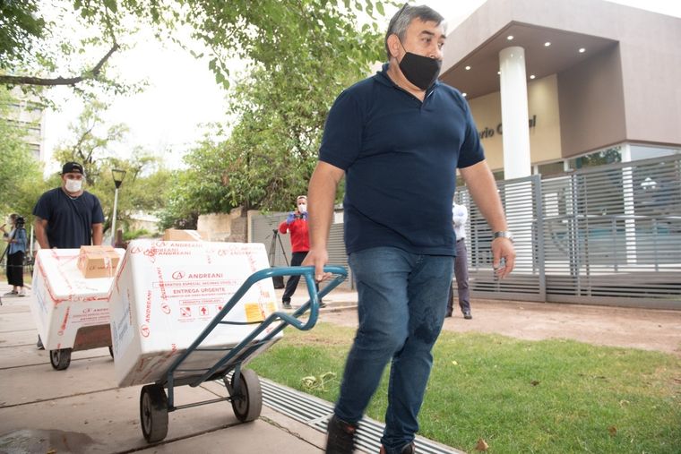 La vacuna rusa se producirá en Brasil y desde allí llegará a nuestro país