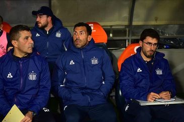 Carlos Tevez hizo su debut como DT de Talleres en la derrota 2-1 frente a San Lorenzo. Carlos Tevez hizo su debut como DT de Talleres en la derrota 2-1 frente a San Lorenzo.