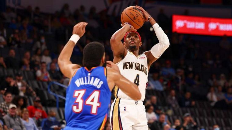 Devonte Graham anotó un histórico triple en la NBA. Foto: Twitter @deportes_rtve
