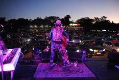 shows en cuarentena: coti brindo el primer autoconcierto del pais