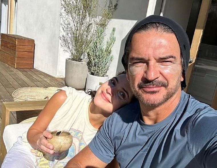 Ricardo Arjona junto a su hija Adria. Foto: Instagram