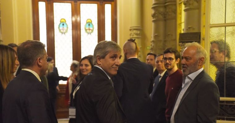 Luis Caputo quiere evitar pasar por el Congreso de la Nación. Foto: Prensa