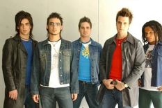 MAMBRÚ Pablo Silberberg, Emanuel Ntaka, Germán TripaTripel, Gerónimo Rauch y Milton Amadeo integraron la famosa boyband latina Foto: ARCHIVO