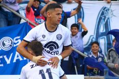 Con gol de Arce, la Lepra sigue prendido bien arriba: fue victoria 1-0 ante Riestra Foto: Prensa CSIR Con gol de Arce, la Lepra sigue prendido bien arriba: fue victoria 1-0 ante Riestra Foto: Prensa CSIR