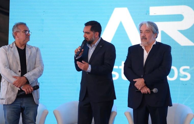 Facundo Leal es expresidente de ARSAT. Facundo Leal es expresidente de ARSAT.