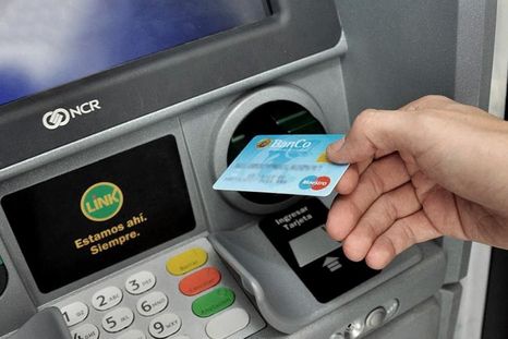 Crece el debate sobre la autorización de pagar salarios por billeteras virtuales.