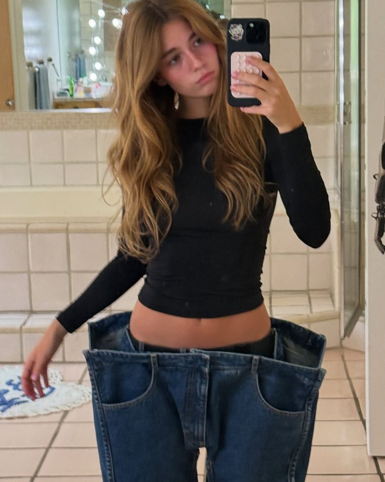 Estos jeans cuestan 675 euros. Estos jeans cuestan 675 euros.