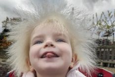 Layla dice que le encanta su cabello. Foto: CORTESÍA DE LA FAMILIA