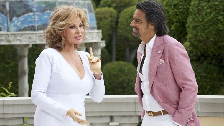 Eugenio Derbez siendo un Latin Lover. Eugenio Derbez siendo un Latin Lover.