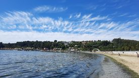 El pueblo de Dichato combina playa, costanera y ambiente tranquilo frente al mar del Biobío. El pueblo de Dichato combina playa, costanera y ambiente tranquilo frente al mar del Biobío.
