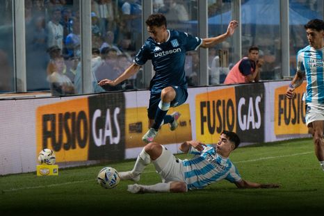 Racing goleó a Atlético Tucumán en el Monumental José Fierro. Racing goleó a Atlético Tucumán en el Monumental José Fierro.