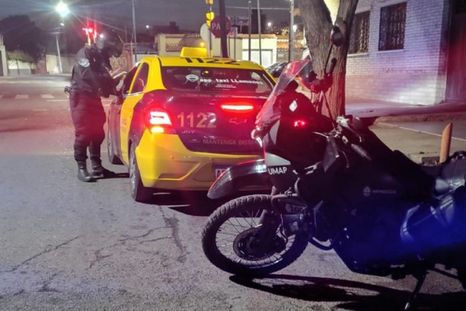 Más de 100 taxis fueron controlados por la Unidad de Acción Preventiva en el Gran Mendoza. Más de 100 taxis fueron controlados por la Unidad de Acción Preventiva en el Gran Mendoza.