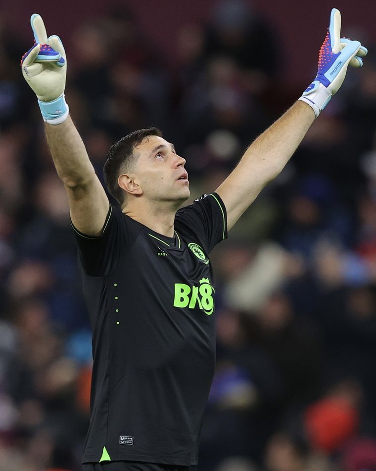 El Dibu fue clave en la victoria de Aston Villa Foto: Aston Villa