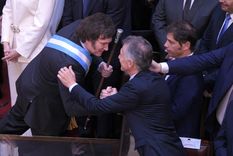 Javier Milei junto a Mauricio Macri, el día que asumió como presidente. Foto: Télam