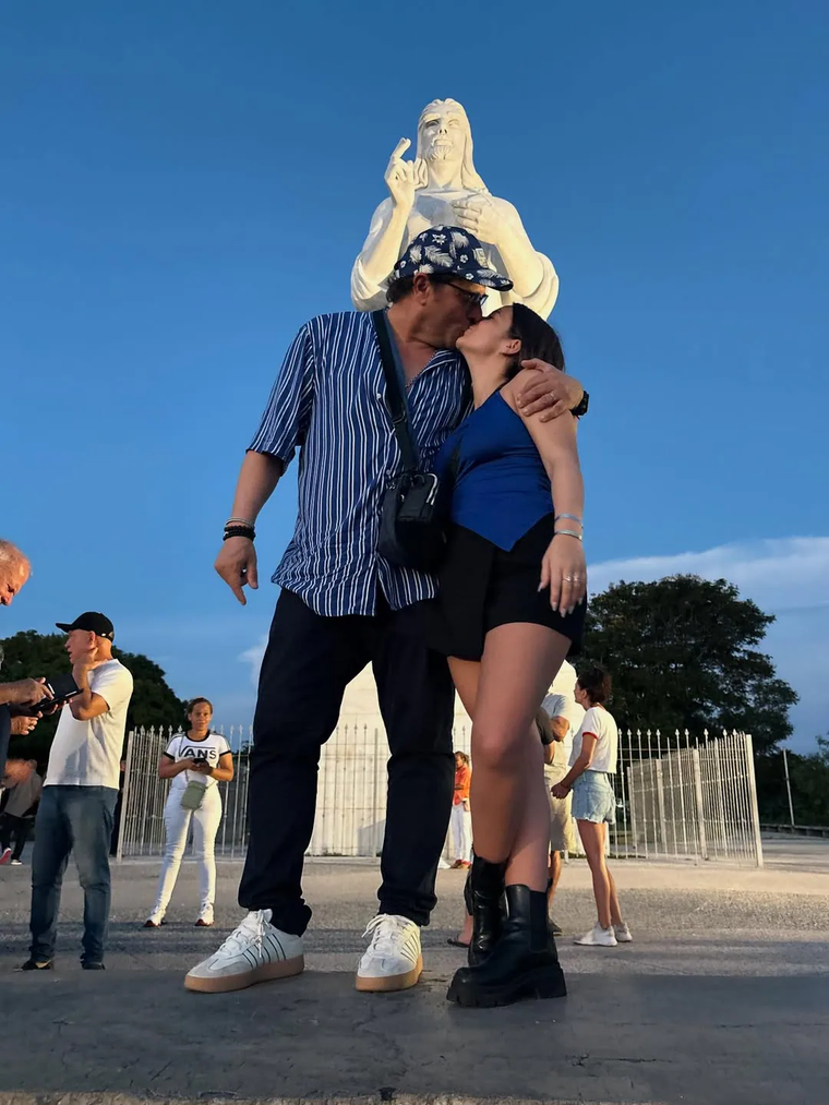 Así se viste Martina Vignolo para viajar junto a Matías Alé. Así se viste Martina Vignolo para viajar junto a Matías Alé.