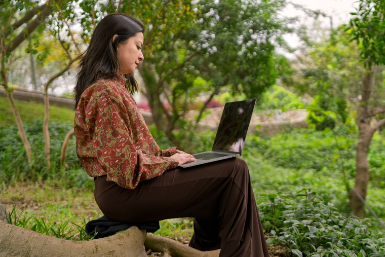 OpenAI amplía su estrategia capacitando docentes en inteligencia artificial. OpenAI amplía su estrategia capacitando docentes en inteligencia artificial.