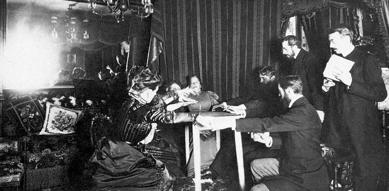 Los médiums espiritistas podrían ser más propensos a las actividades mentales inmersivas y las experiencias auditivas inusuales al principio de la vida Foto: Sociedad Espiritista Alicantina