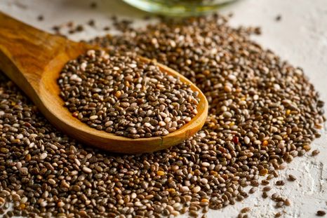Puedes germinar las semillas de chía y consumir sus brotes. Puedes germinar las semillas de chía y consumir sus brotes.