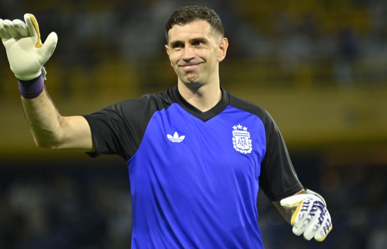 Dibu Martínez sorprendió al asegurar que Argentina no necesita rivales más exigentes.