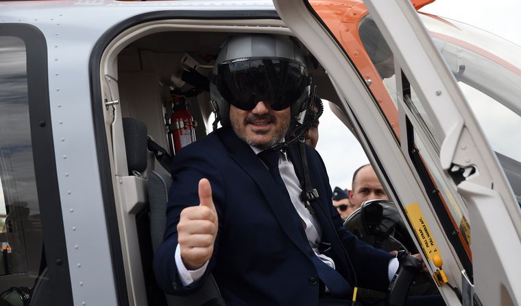 luis petri entrega helicópteros bell IV brigada  (14)