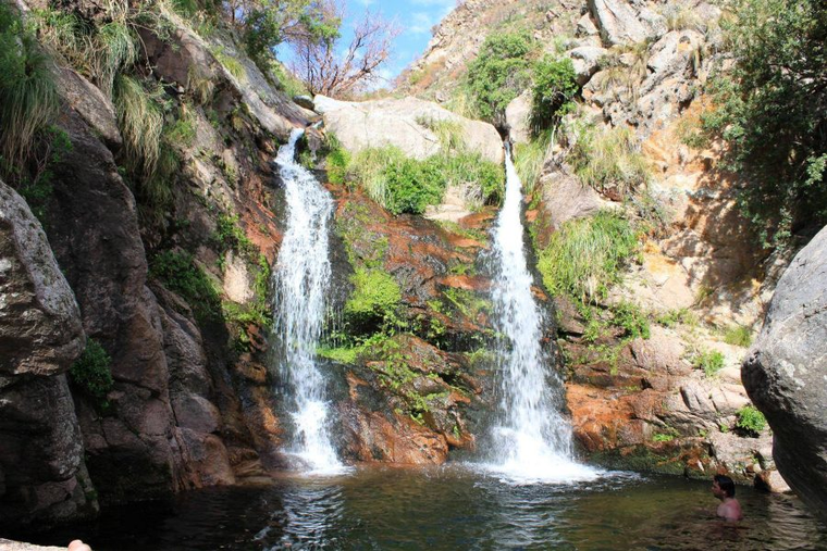 Senderos, cascadas y cultura local hacen de este pueblo un destino ideal para descansar y explorar la naturaleza. Senderos, cascadas y cultura local hacen de este pueblo un destino ideal para descansar y explorar la naturaleza.