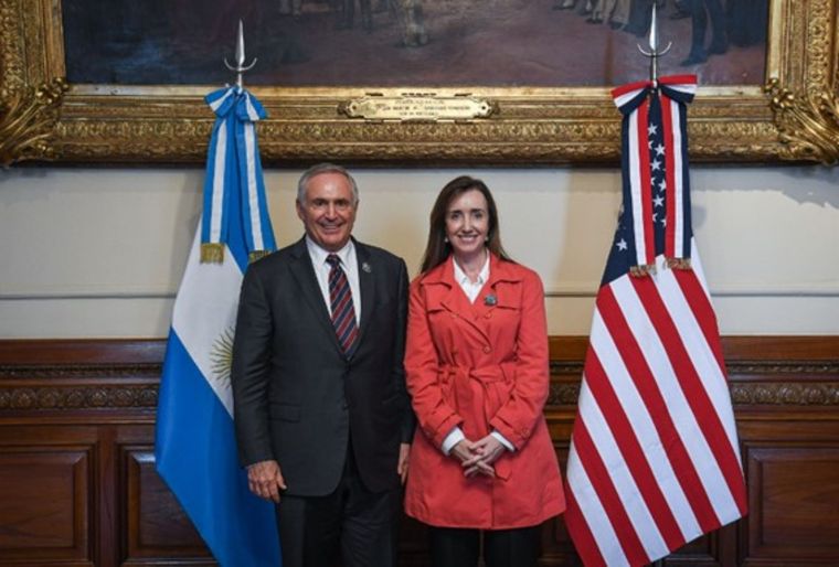 Victoria Villarruel, vicepresidenta de la Nación, se reunió este martes con el embajador de los Estados Unidos en el país, Marc Stanley